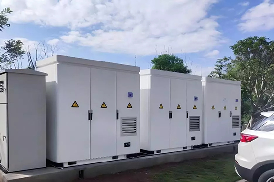Progetto di armadietti per batterie all-in-one da 645 kWh per esterni