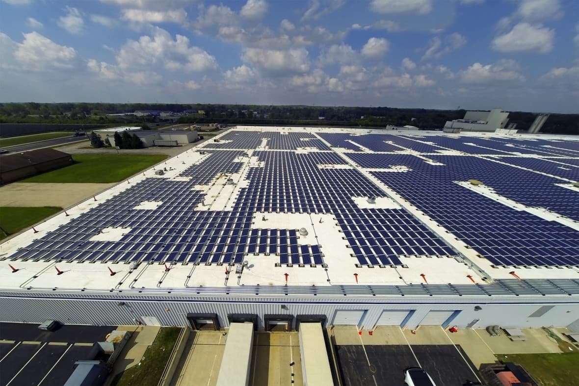 Le imprese cinesi ed emiratine approfondiscono la cooperazione per esplorare nuove opportunità nel progetto solare da 50 MW